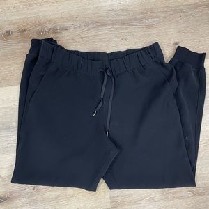 Lululemon - Womens -  On The Fly Mid Rise Jogger - Black